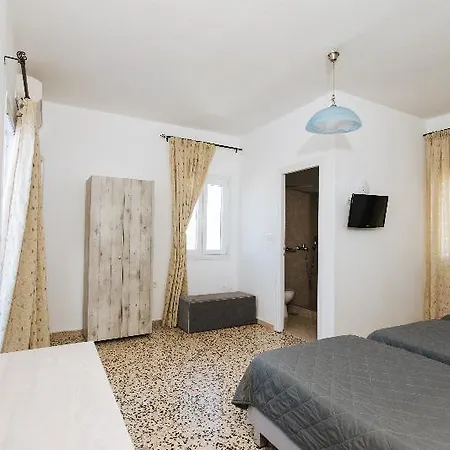 Aparthotel Nikos 4*