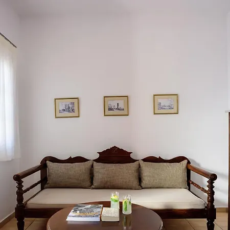 Nikos Lejlighedshotel 4*