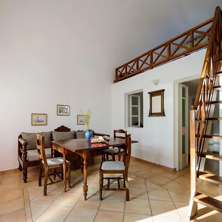 Nikos Aparthotel Oia (Santorini)