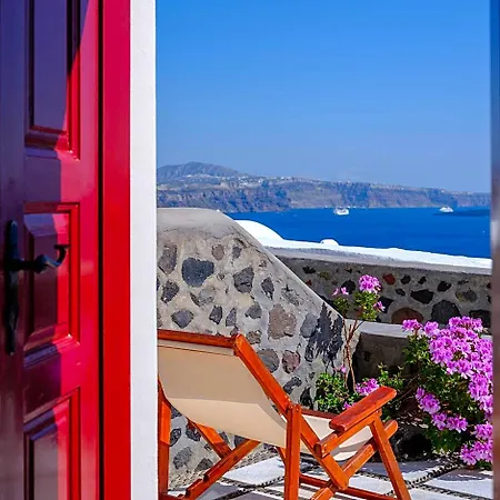 Nikos Oia