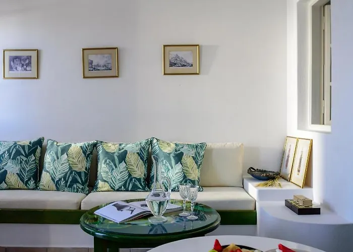 Nikos Aparthotel Oia