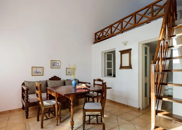 Nikos Aparthotel Oia