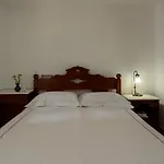 Nikos 4*