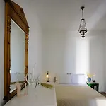 Nikos Апарт-отель 4*