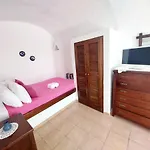 Nikos 4*